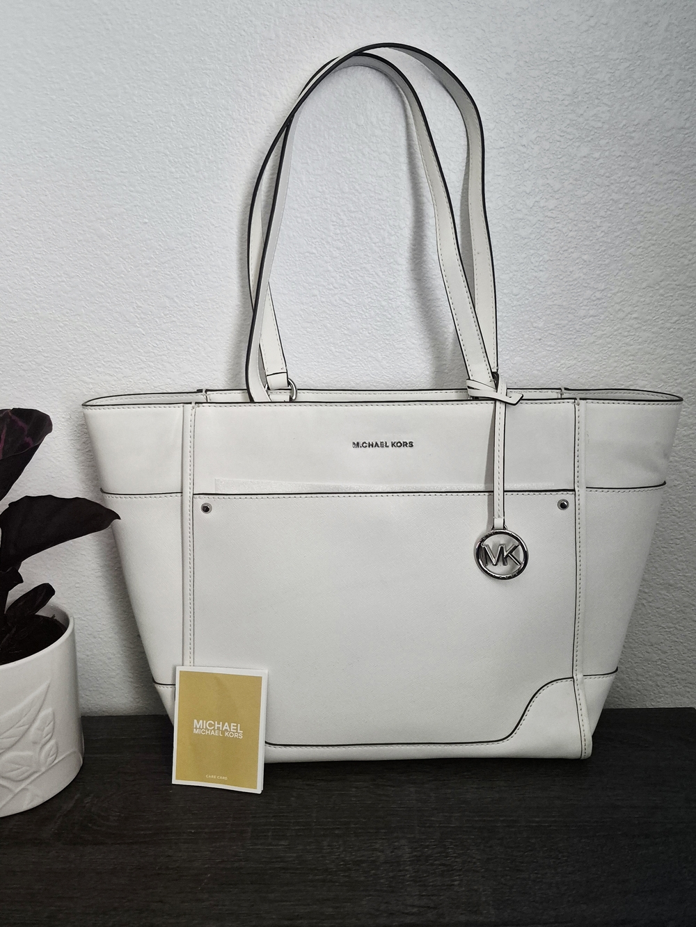 Michael Kors Harrison Large White Leather Tote Bag - Picture 2 of 6